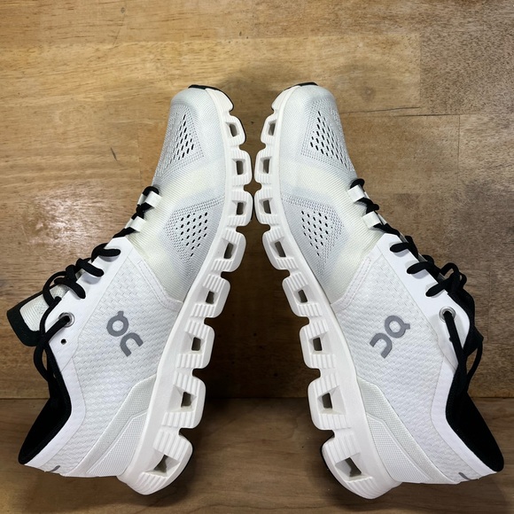 On Cloud X REFLECTIVE CUSHIONED Womens Sz 9 Running Shoes Sneakers White Black - Picture 6 of 12